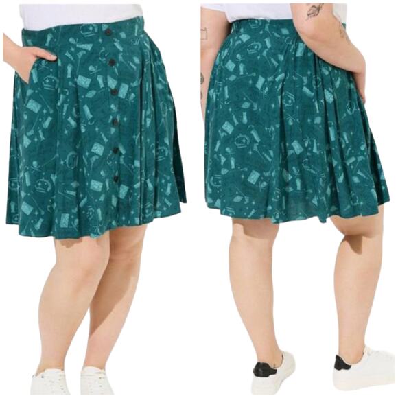Torrid NWT Disney Hocus Pocus Mini Challis Button Front Skirt Size 5X Green - Picture 1 of 11